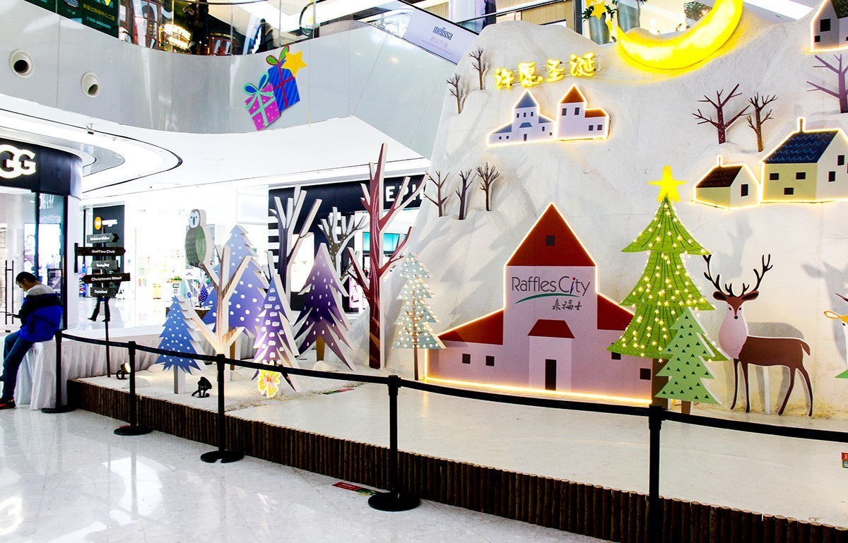 圣诞节前商场里的小景---提前祝各位版主和好友圣诞快乐！