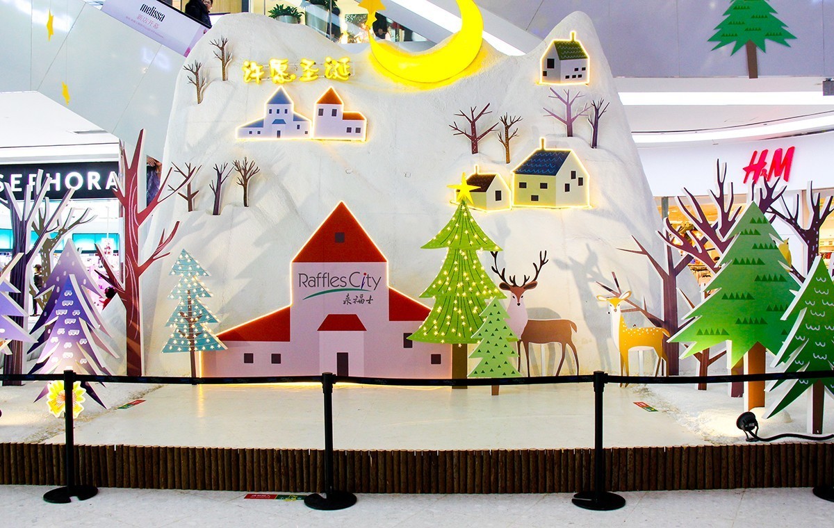 圣诞节前商场里的小景---提前祝各位版主和好友圣诞快乐！