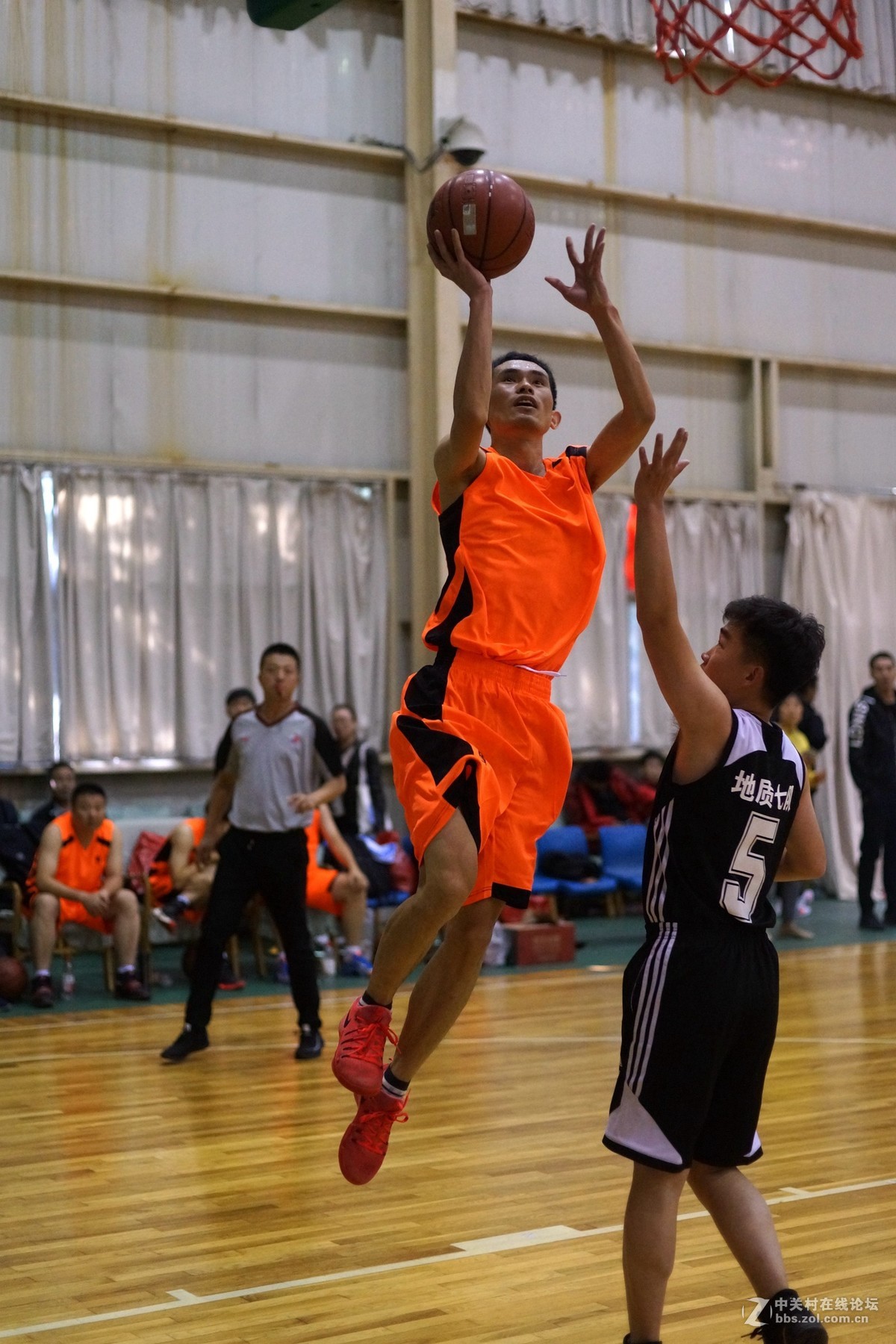 篮球比赛拍几张