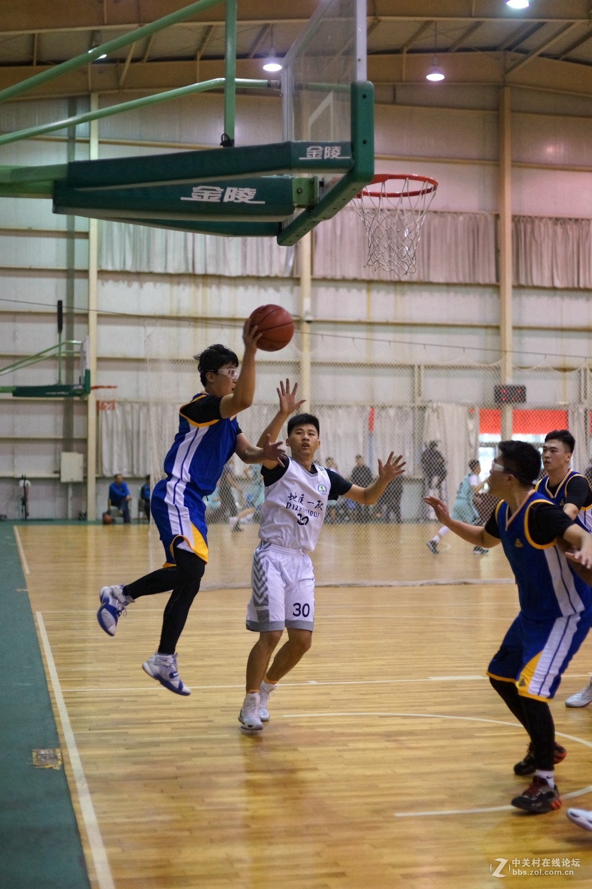 篮球比赛拍几张