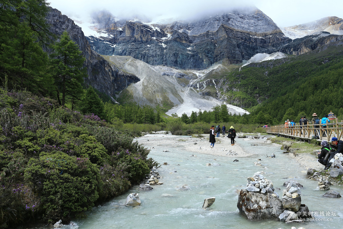 雪山雪峰——亚丁仙乃日、央迈勇、夏诺多吉