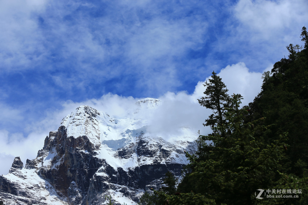 雪山雪峰——亚丁仙乃日、央迈勇、夏诺多吉
