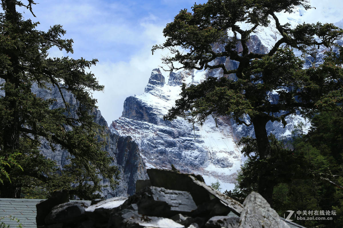 雪山雪峰——亚丁仙乃日、央迈勇、夏诺多吉