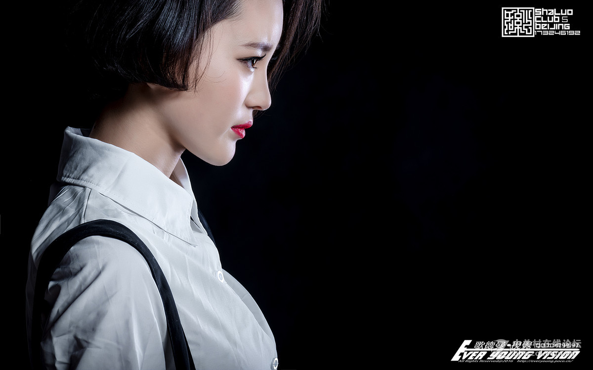 侧面控美女