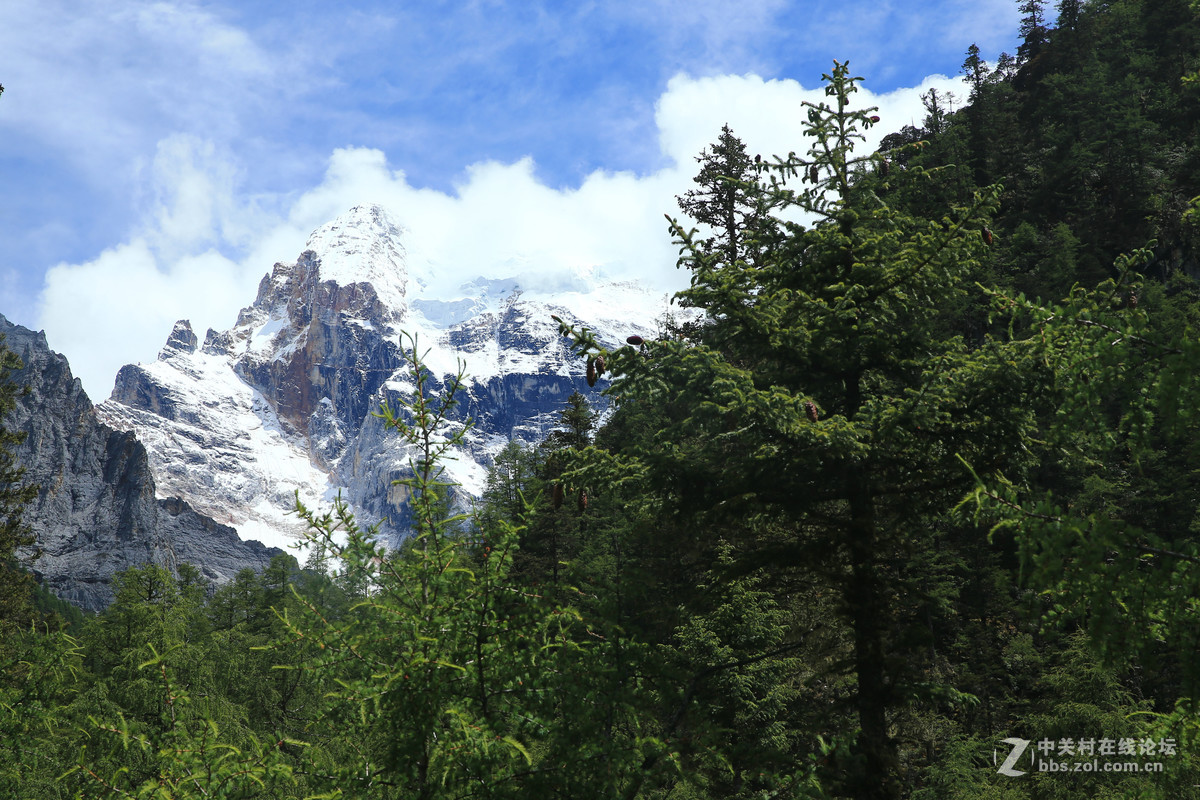 雪山雪峰——亚丁仙乃日、央迈勇、夏诺多吉