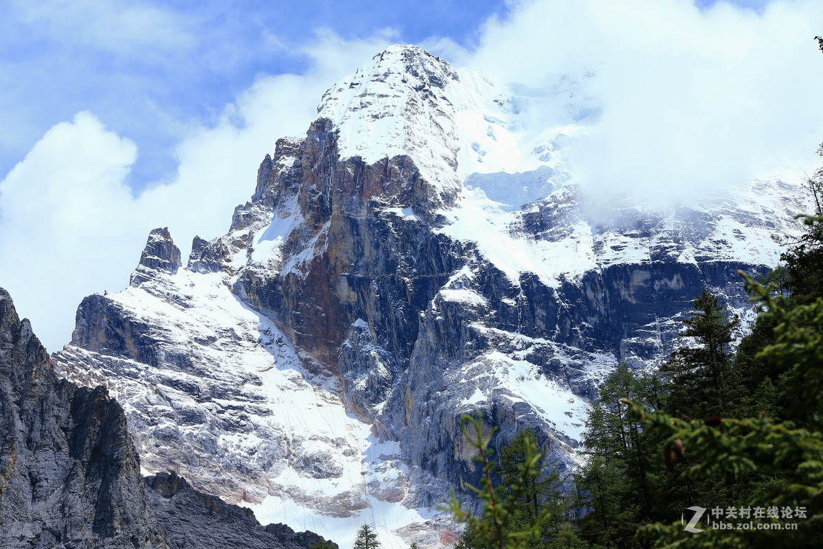 雪山雪峰——亚丁仙乃日、央迈勇、夏诺多吉