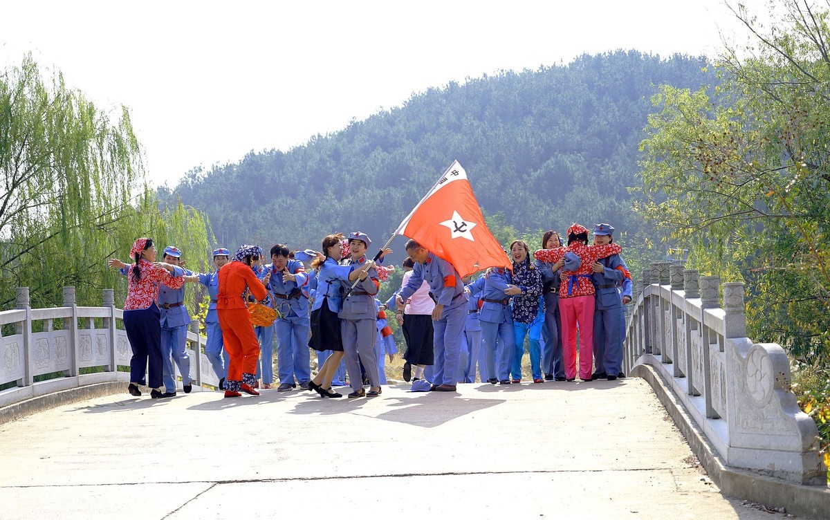 黄陂影视基地大余湾的红军剧情照象拍电视一样玩摄影