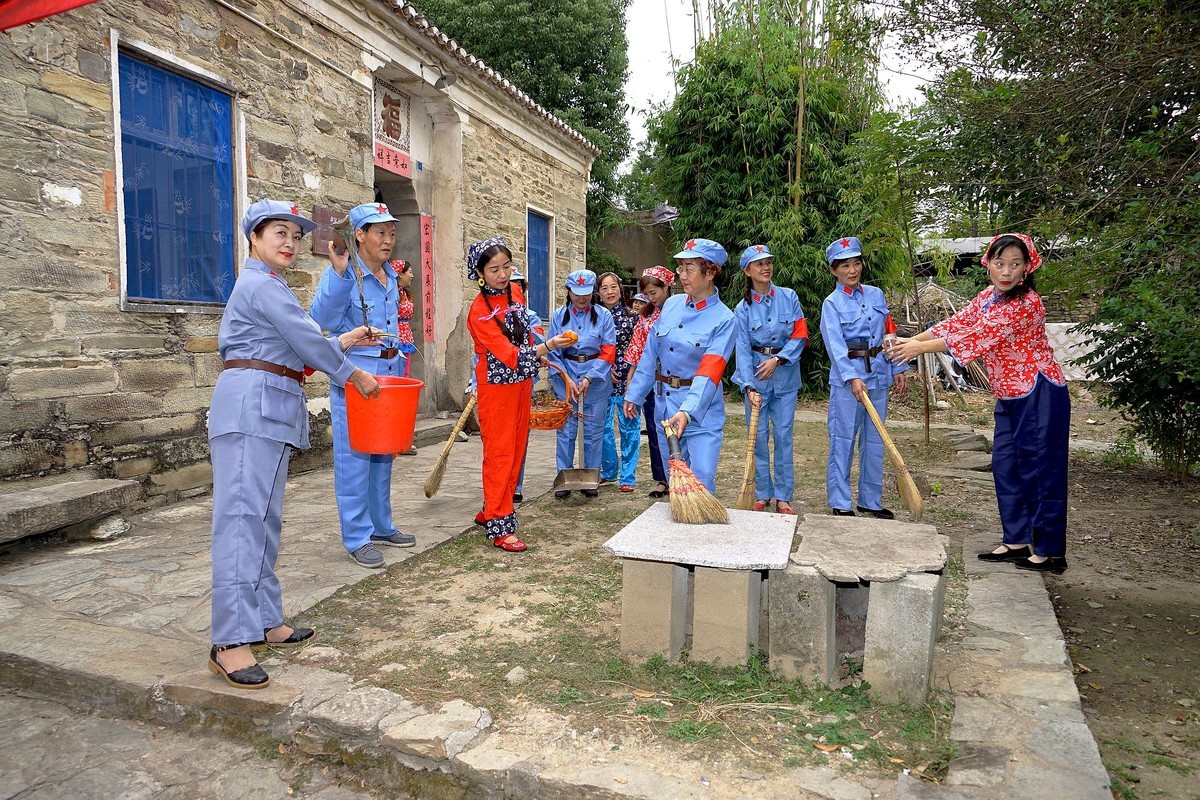 黄陂影视基地大余湾的红军剧情照象拍电视一样玩摄影