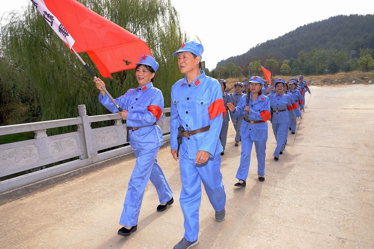 黄陂影视基地大余湾的红军剧情照象拍电视一样玩摄影
