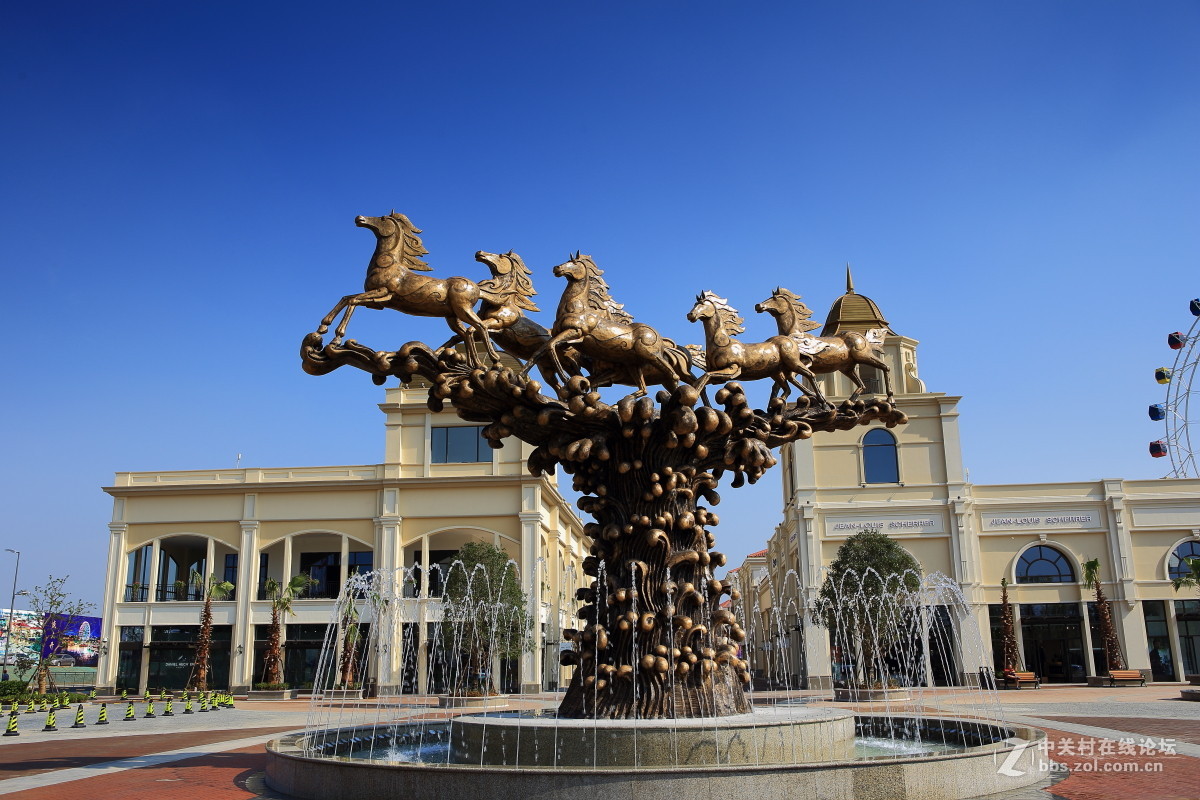 江宁汤山百联奥特莱斯广场