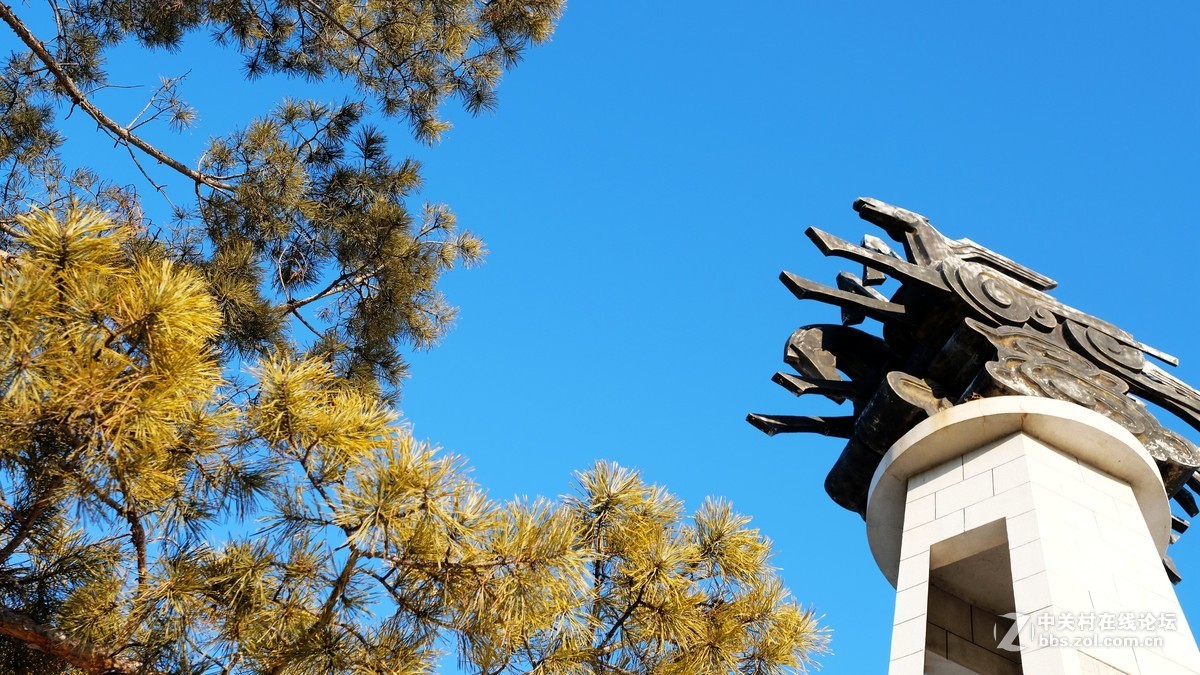 鄂伦春广场主标雕塑【驯鹿】