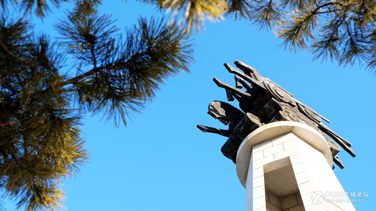 鄂伦春广场主标雕塑【驯鹿】