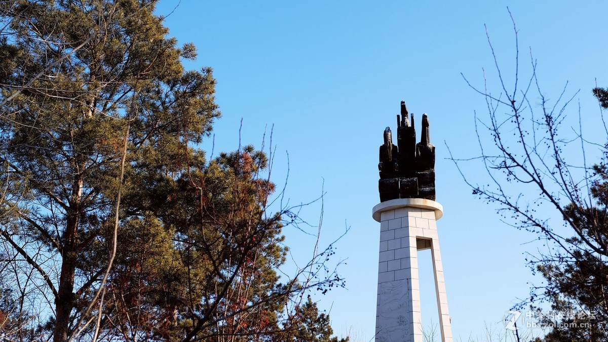 鄂伦春广场主标雕塑【驯鹿】