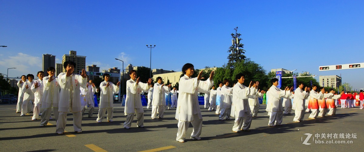 广角拍渭南社区舞蹈队演出
