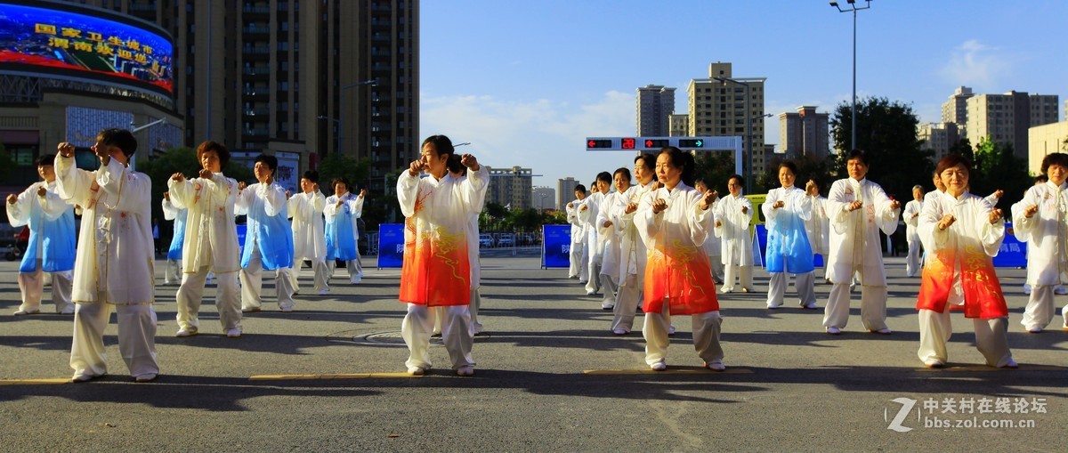 广角拍渭南社区舞蹈队演出