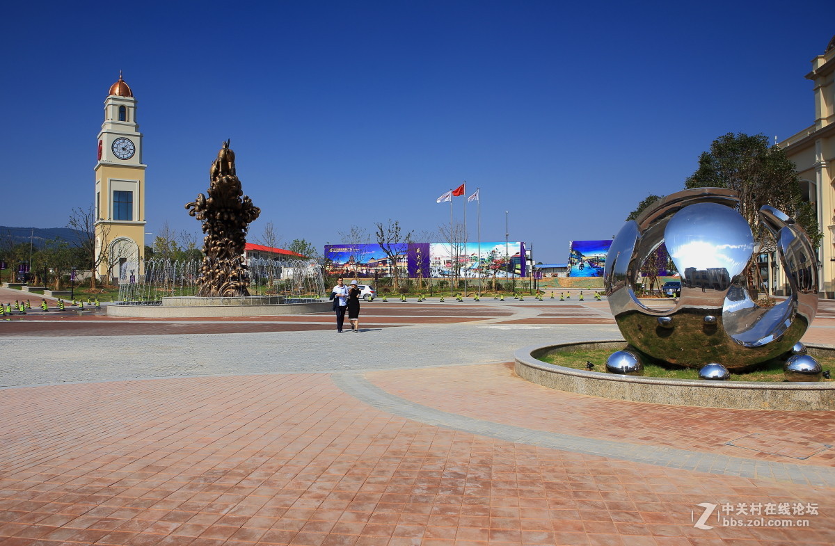 江宁汤山百联奥特莱斯广场