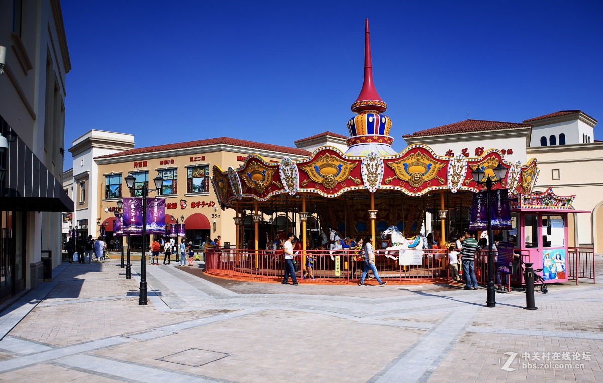 江宁汤山百联奥特莱斯广场