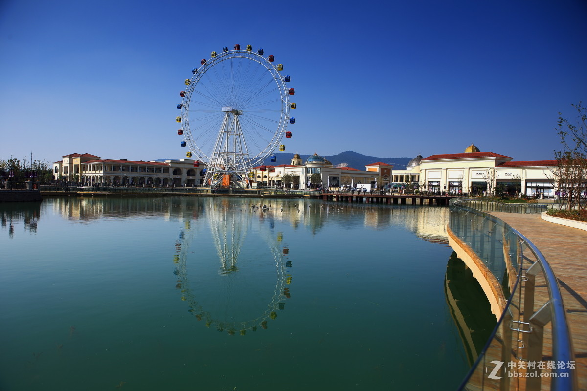 江宁汤山百联奥特莱斯广场