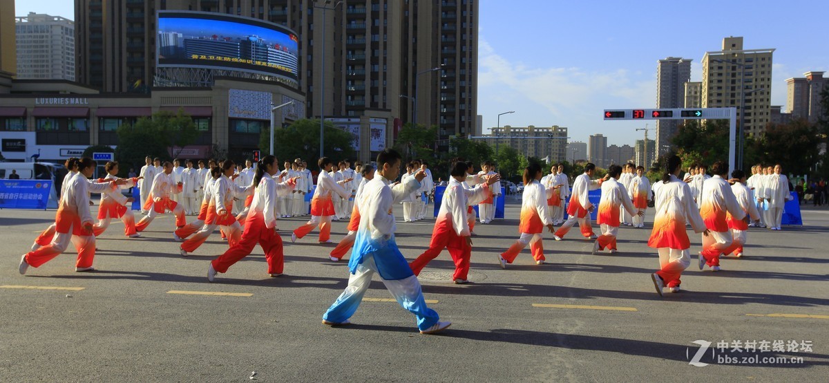 广角拍渭南社区舞蹈队演出