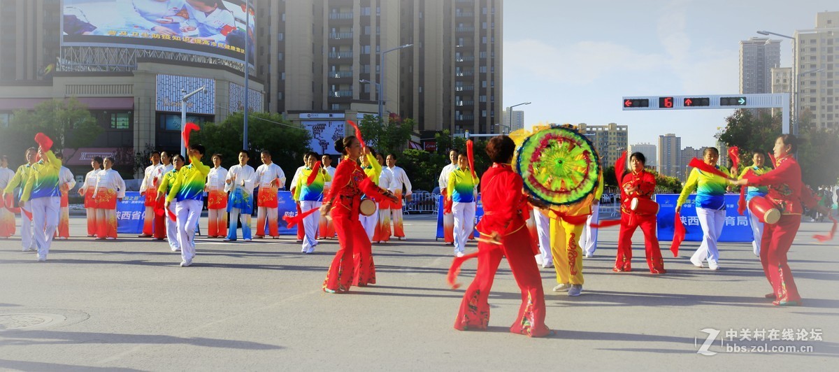 广角拍渭南社区舞蹈队演出