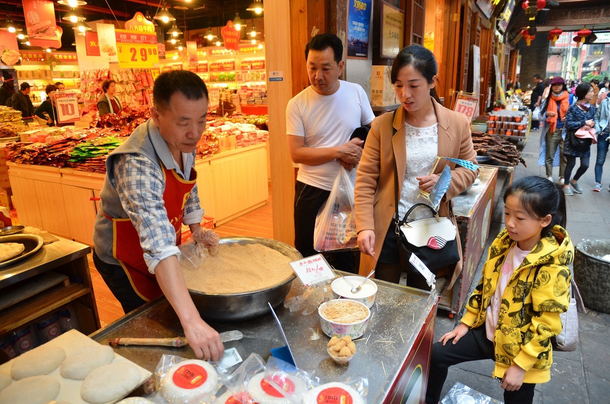 新买尼康1680镜头搭配D7000游逛重庆洪崖洞