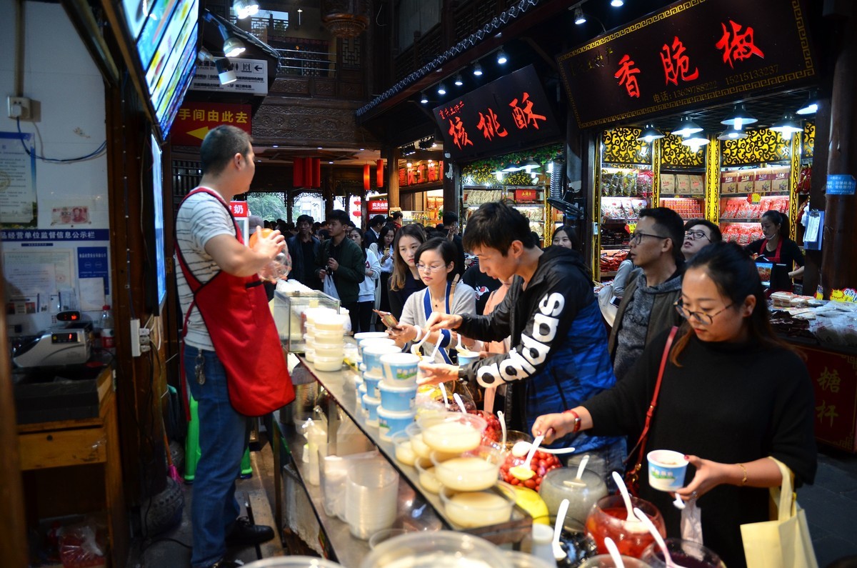 新买尼康1680镜头搭配D7000游逛重庆洪崖洞