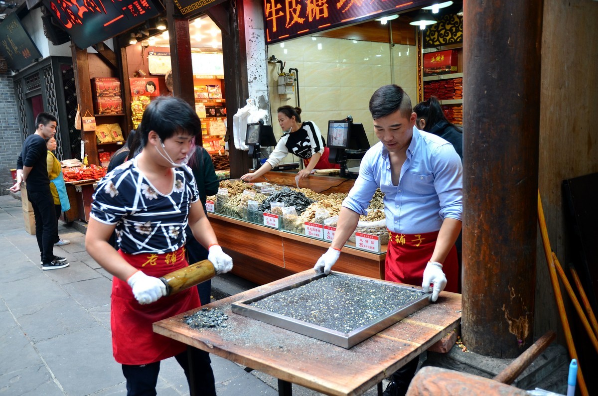 新买尼康1680镜头搭配D7000游逛重庆洪崖洞