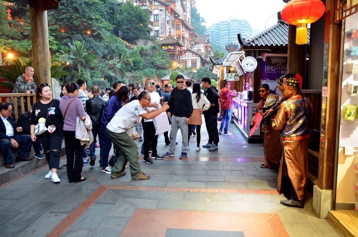 新买尼康1680镜头搭配D7000游逛重庆洪崖洞