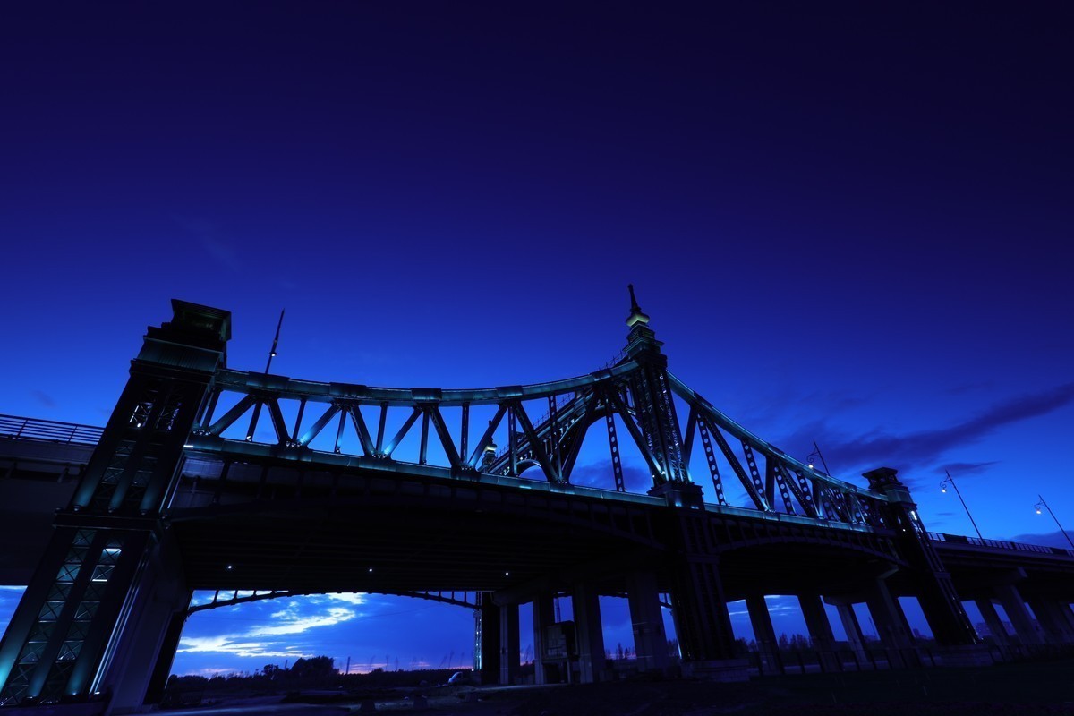 哈尔滨阳明滩大桥局部（习作）