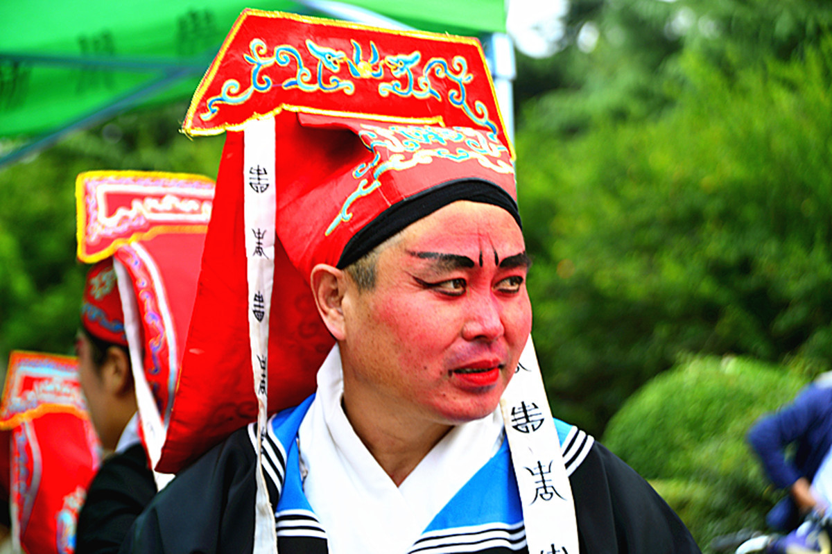 沛县梆子剧团好人广场演出台前幕后随拍