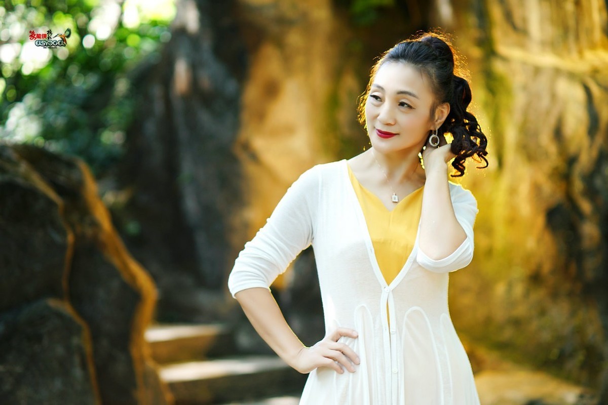 【十月天兰圃·美女】---蝴蝶