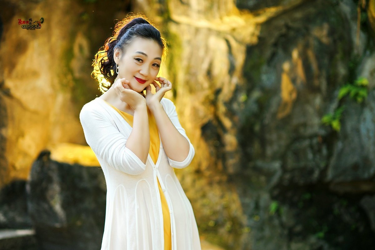 【十月天兰圃·美女】---蝴蝶