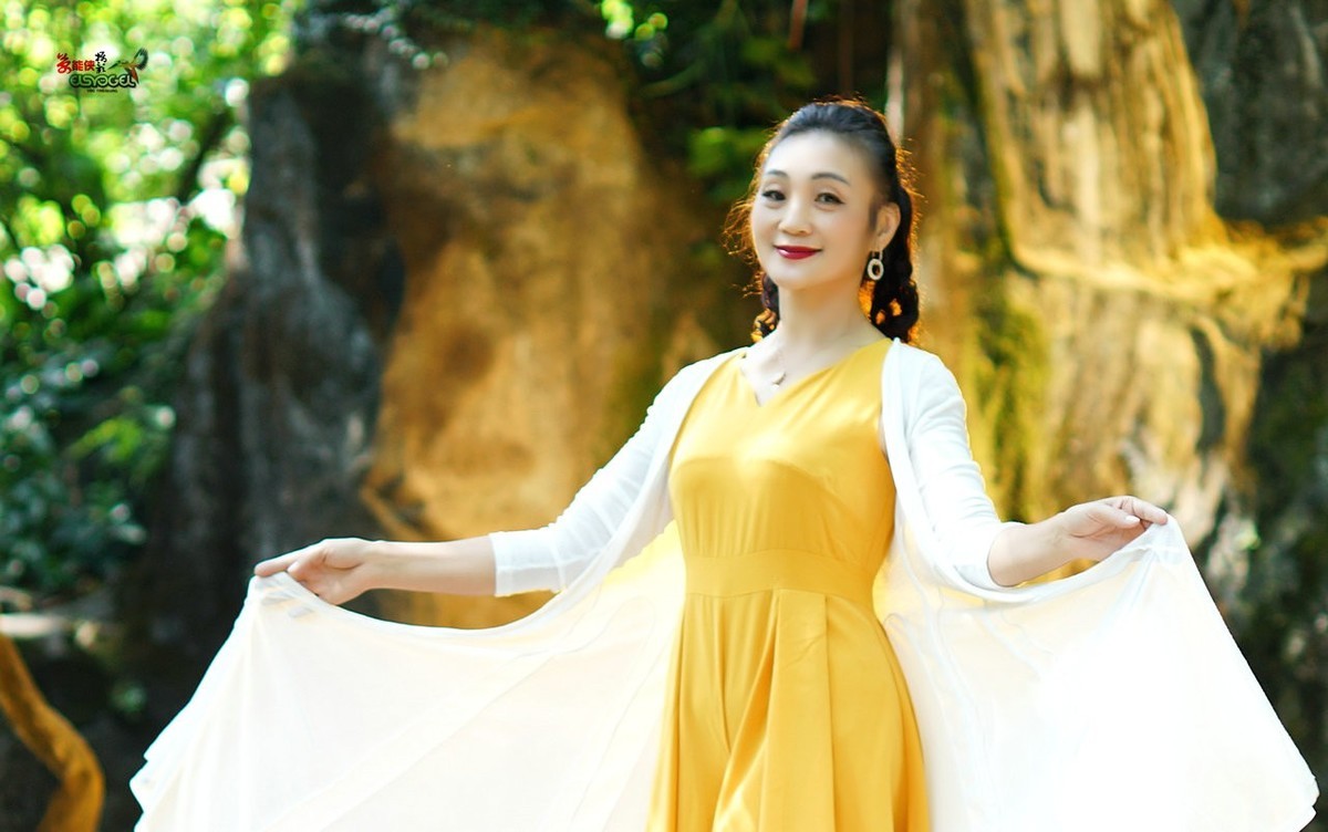 【十月天兰圃·美女】---蝴蝶