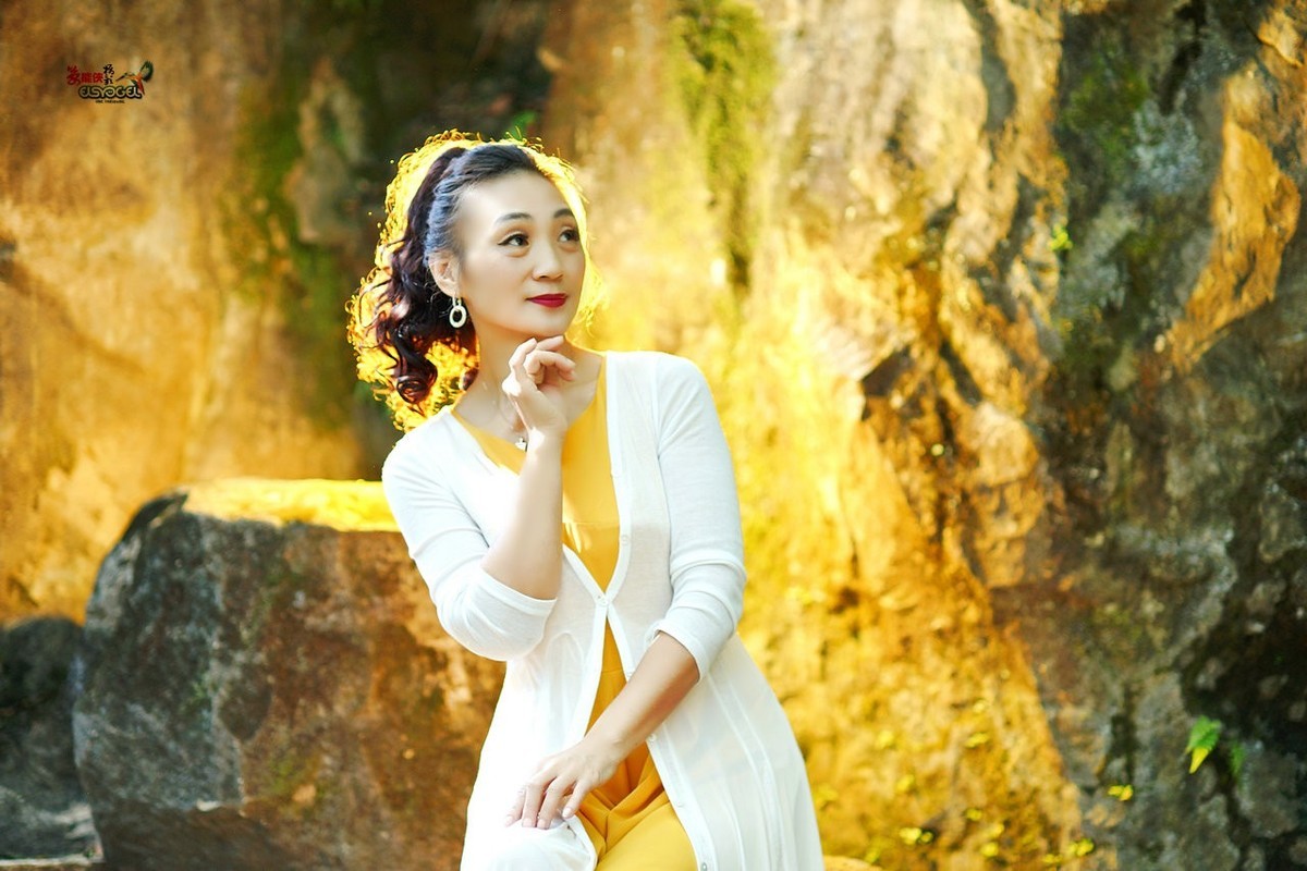 【十月天兰圃·美女】---蝴蝶