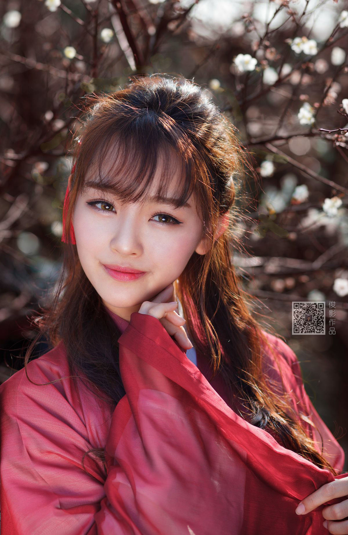 俊影作品楚楚红衣