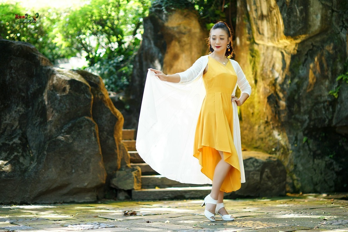 【十月天兰圃·美女】---蝴蝶