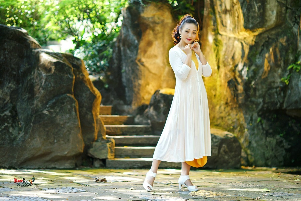 【十月天兰圃·美女】---蝴蝶