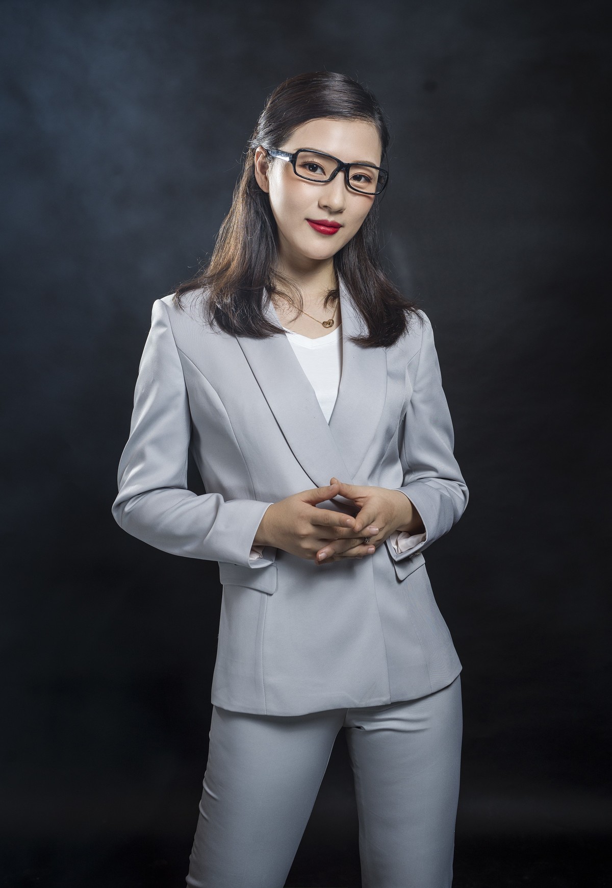 捷宝 F1-400 外拍灯跟美女余老师的一次亲密对话！