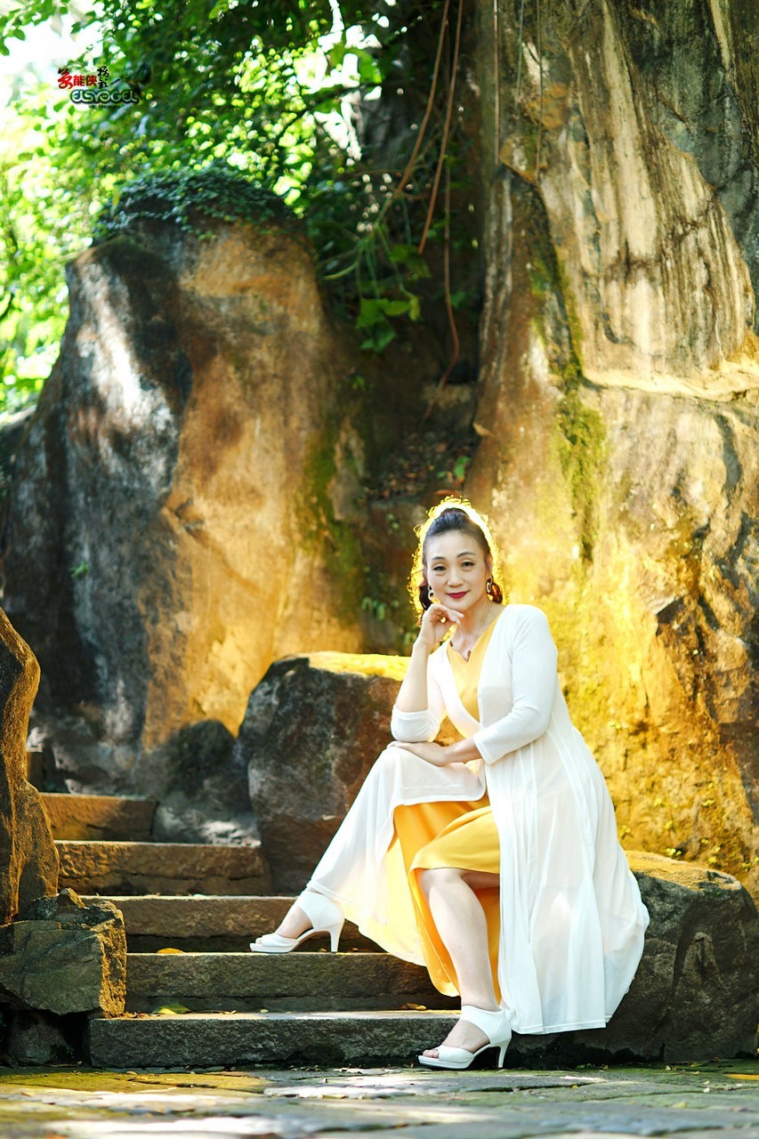 【十月天兰圃·美女】---蝴蝶