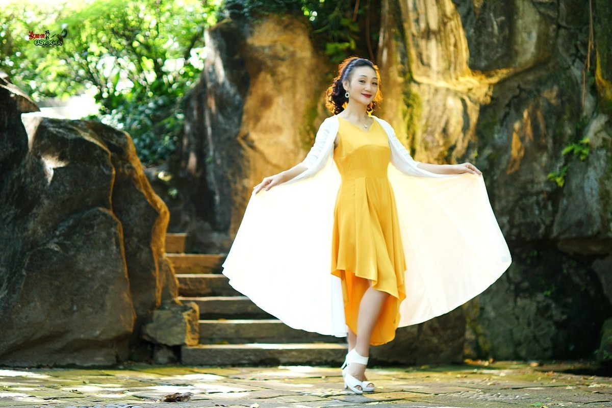 【十月天兰圃·美女】---蝴蝶