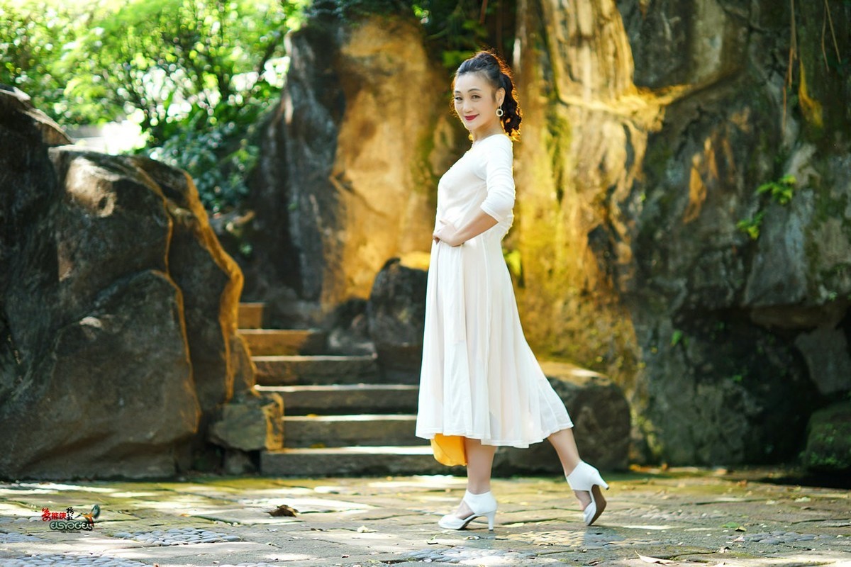 【十月天兰圃·美女】---蝴蝶