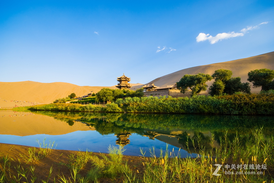 鸣沙山，月牙泉