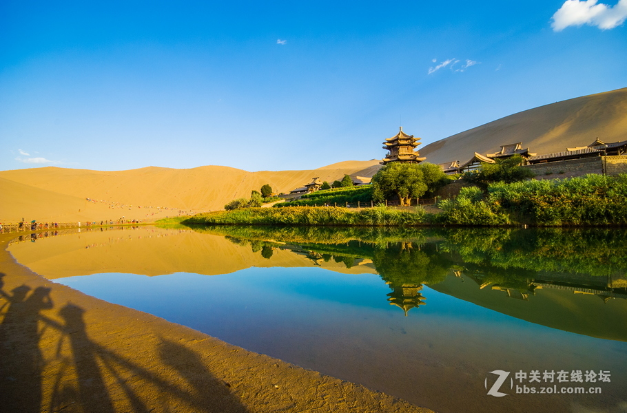 鸣沙山，月牙泉