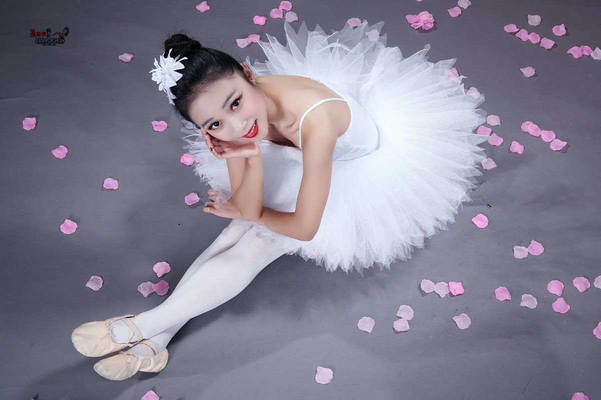 白天鹅之少女系列片莹莹续1