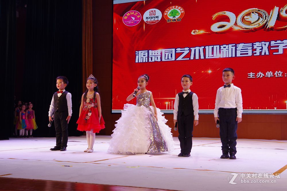 莱州东方百分百口才-聪明树早教里的聪慧漂亮灵动的孩子