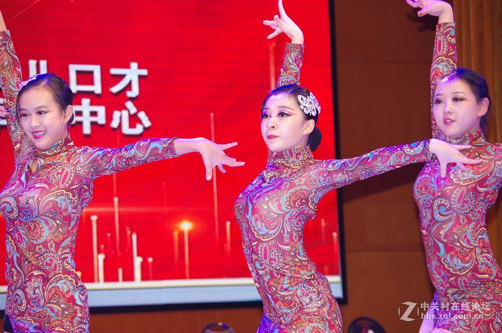 莱州东方百分百口才-聪明树早教里的聪慧漂亮灵动的孩子