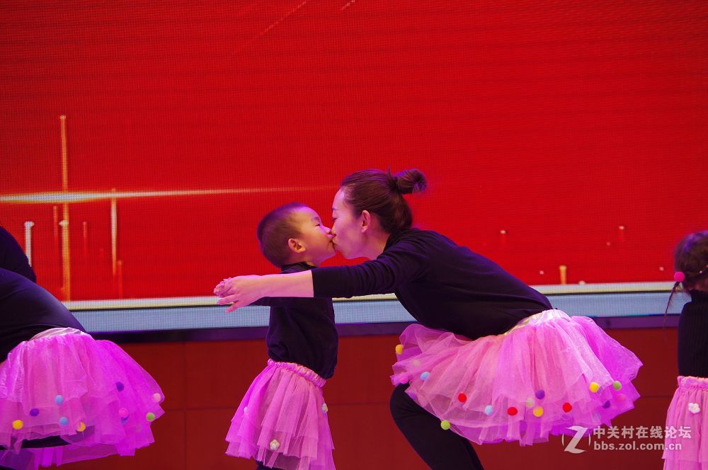 莱州东方百分百口才-聪明树早教里的聪慧漂亮灵动的孩子