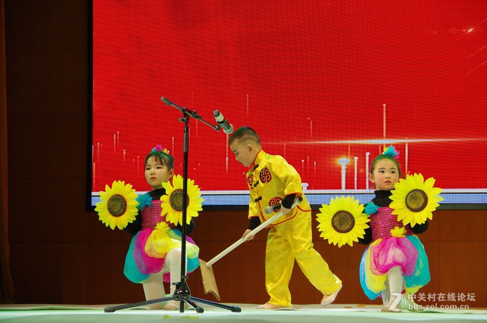 莱州东方百分百口才-聪明树早教里的聪慧漂亮灵动的孩子