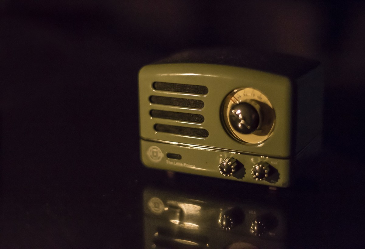 再拍小音箱。拼高感