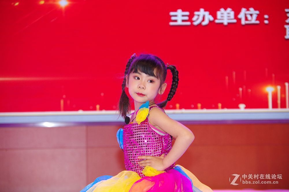 莱州东方百分百口才-聪明树早教里的聪慧漂亮灵动的孩子